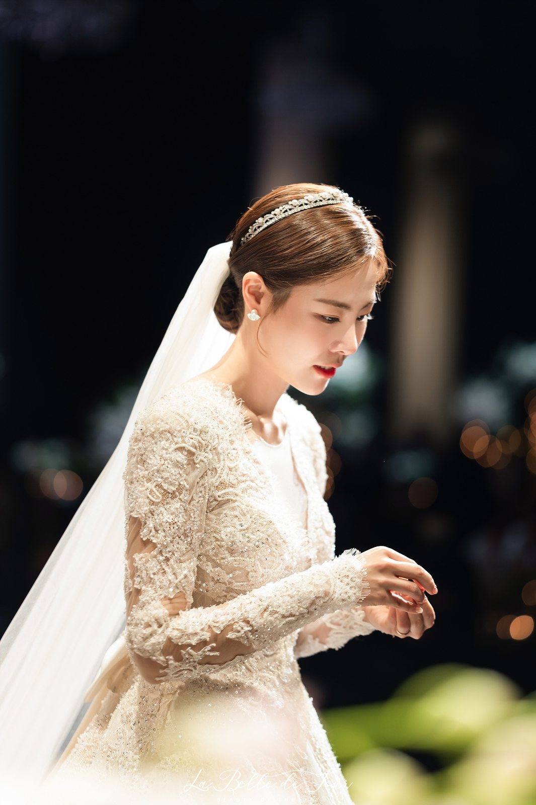 라벨드쥬 구로 지타워컨벤션 본식스냅 — 어두운 홀 입장