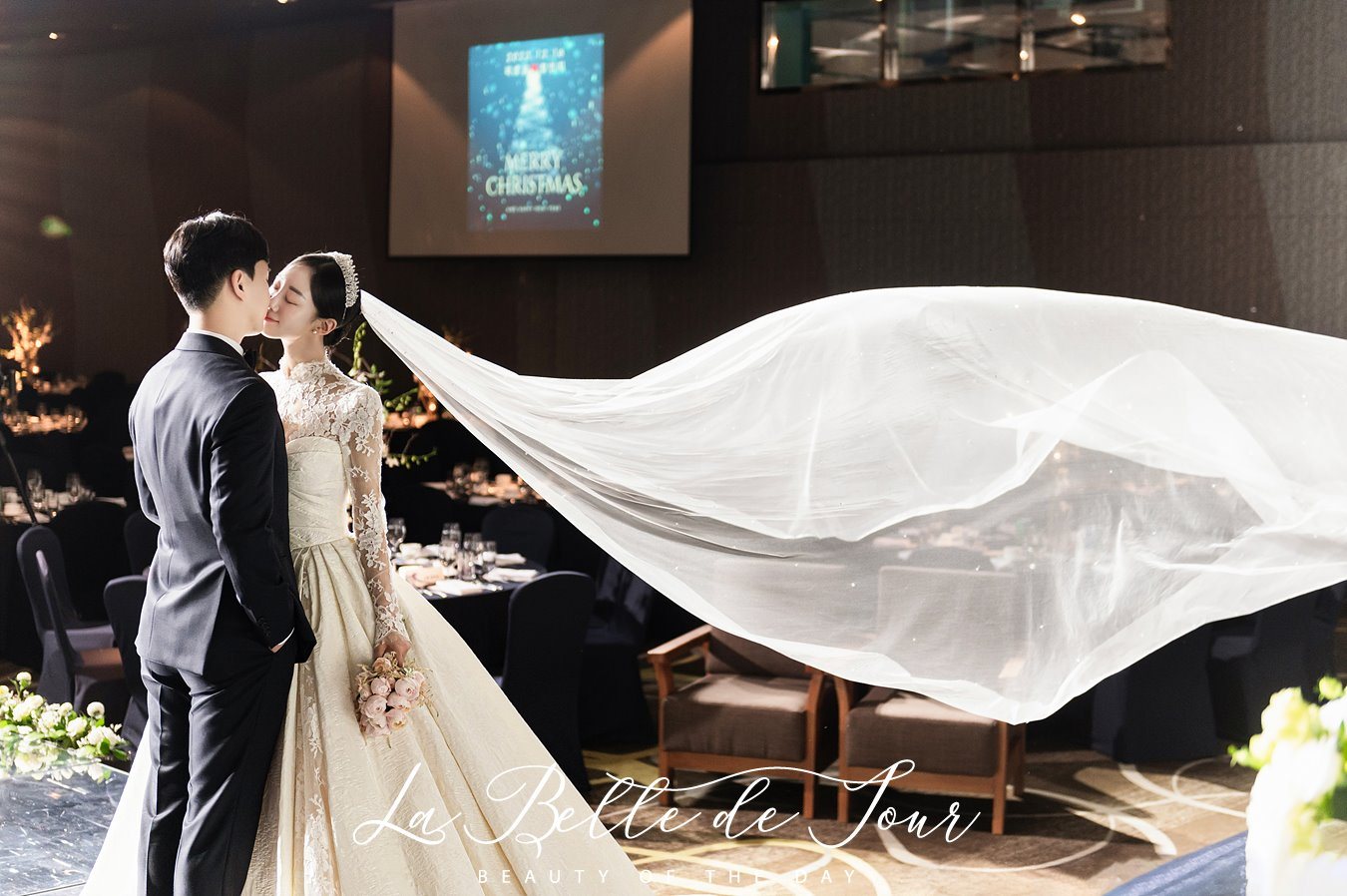 라벨드쥬 수원 노보텔 샴페인홀 본식스냅 — 그리너리 커플