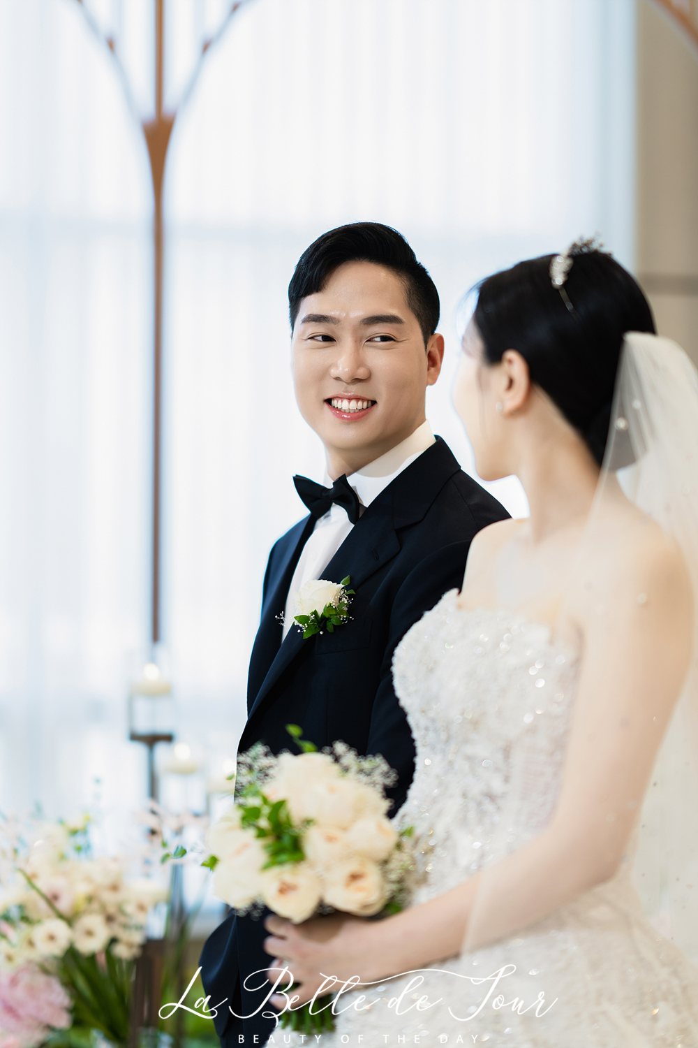 라벨드쥬 더링크호텔 링크홀 본식스냅 — 신부 미소