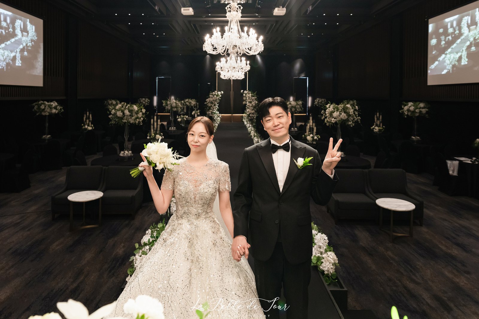 라벨드쥬 신도림 웨스턴베니비스 본식스냅 — 홀 전경과 커플