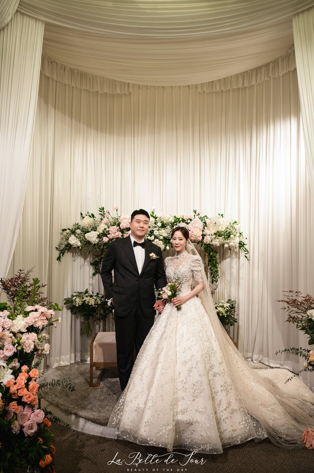 라벨드쥬 위더스 메리엘컨벤션 본식스냅 — 신부 단독
